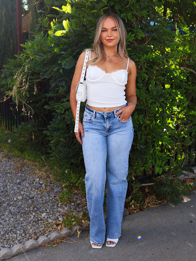 RISEN LOW RISE JEANS