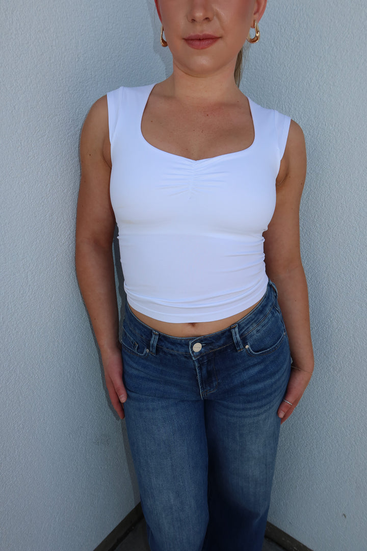 MILA CINCHED CAP SLEEVE TEE