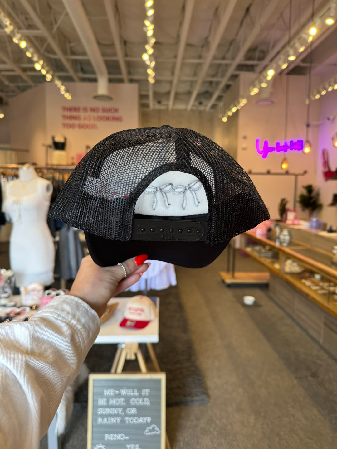 BLACK BOW TRUCKER HAT