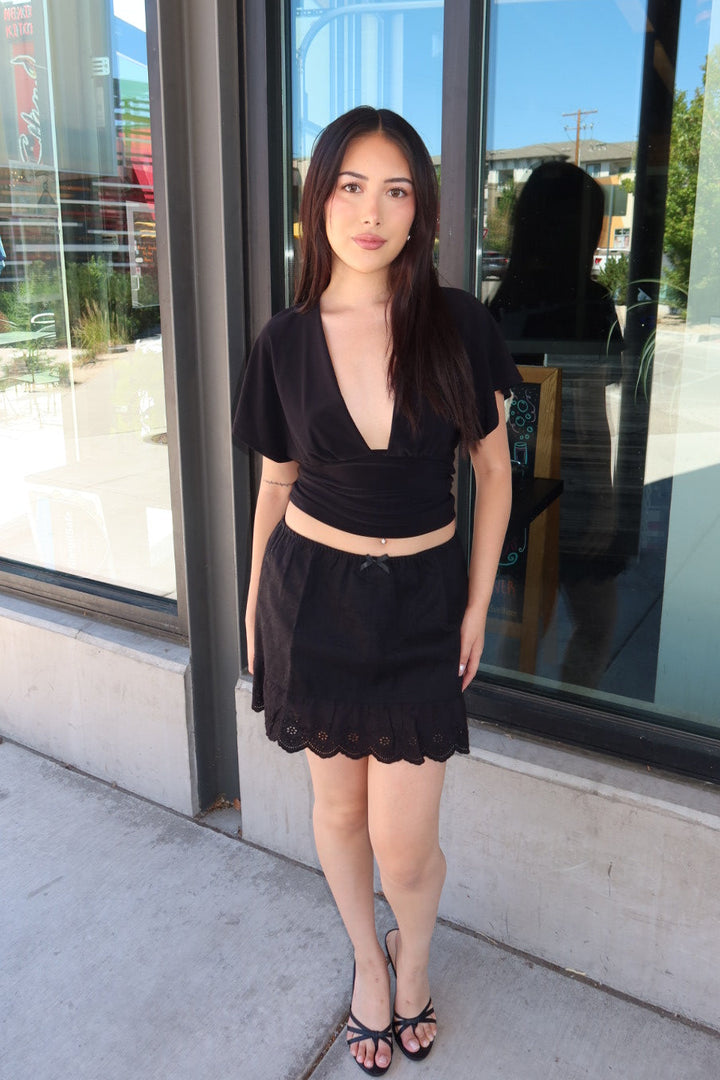 Renada Short Sleeve V-Neck — Black