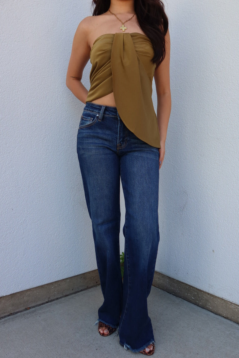 Risen Low Rise Wide Leg Jeans — Dark Wash