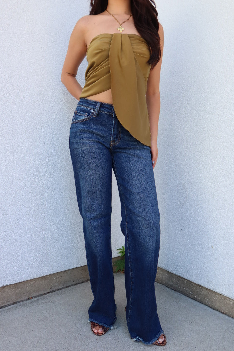 Risen Low Rise Wide Leg Jeans — Dark Wash