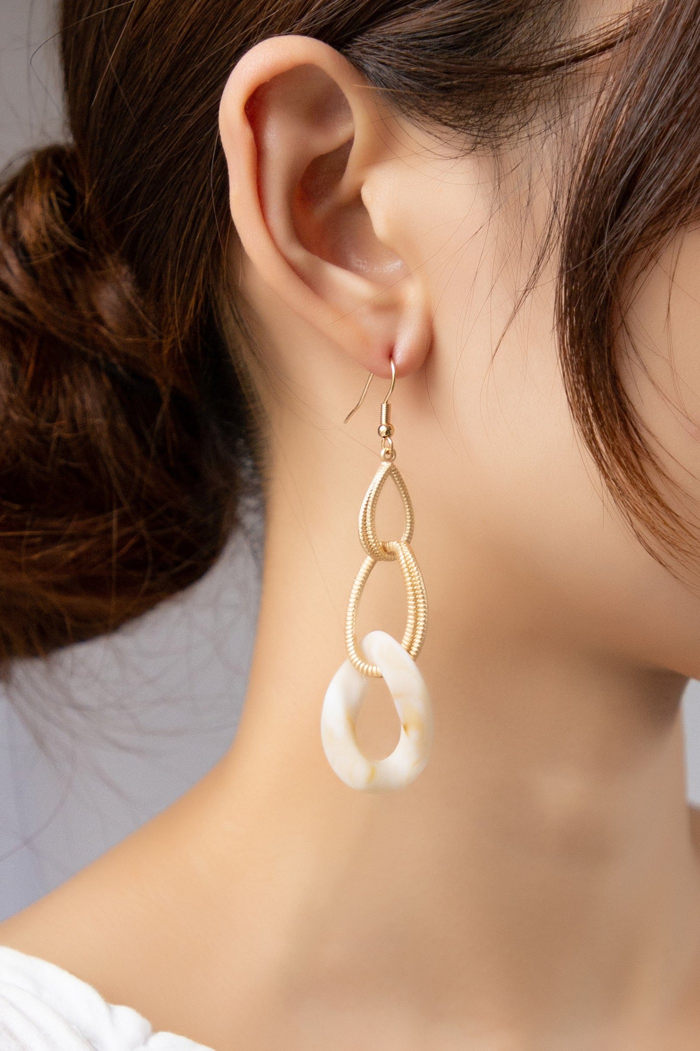 ACETATE CHAIN LINK EARRINGS