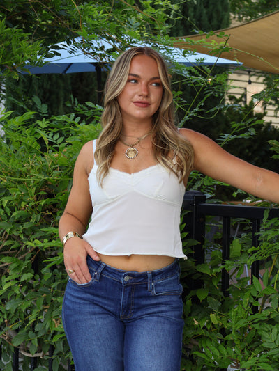 ELLANOR LOW RISE WIDE LEG JEANS