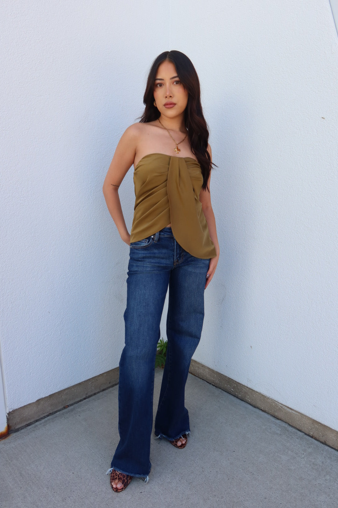 Risen Low Rise Wide Leg Jeans — Dark Wash