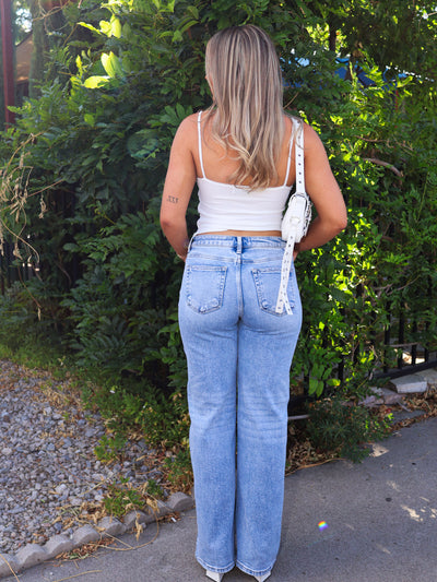 RISEN LOW RISE JEANS