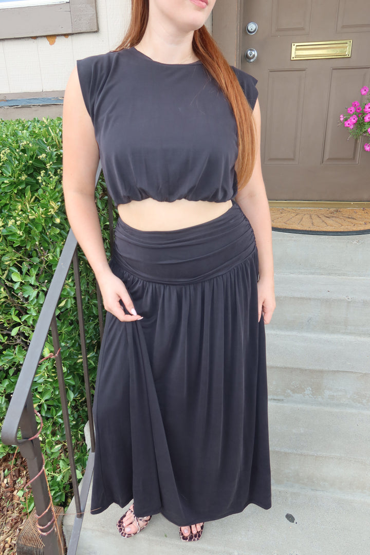 The Elaia Ruched Waist Maxi Skirt — Black