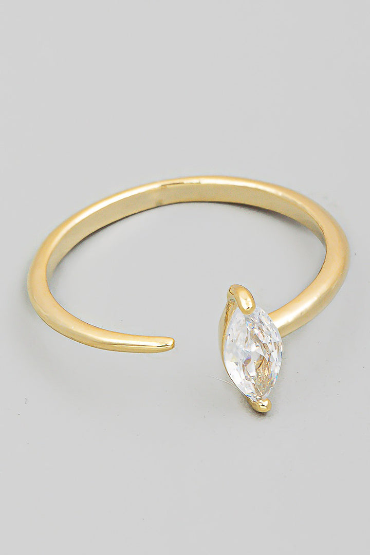 DELICATE RHINESTONE RING