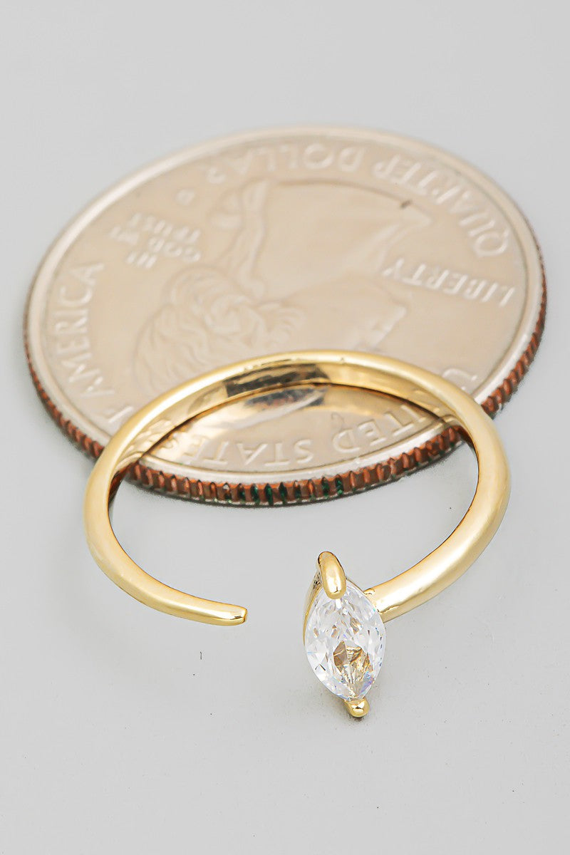 DELICATE RHINESTONE RING