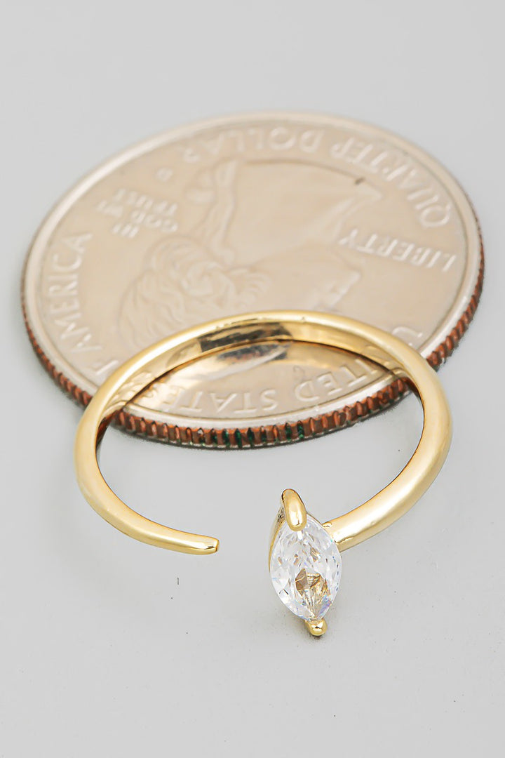 DELICATE RHINESTONE RING
