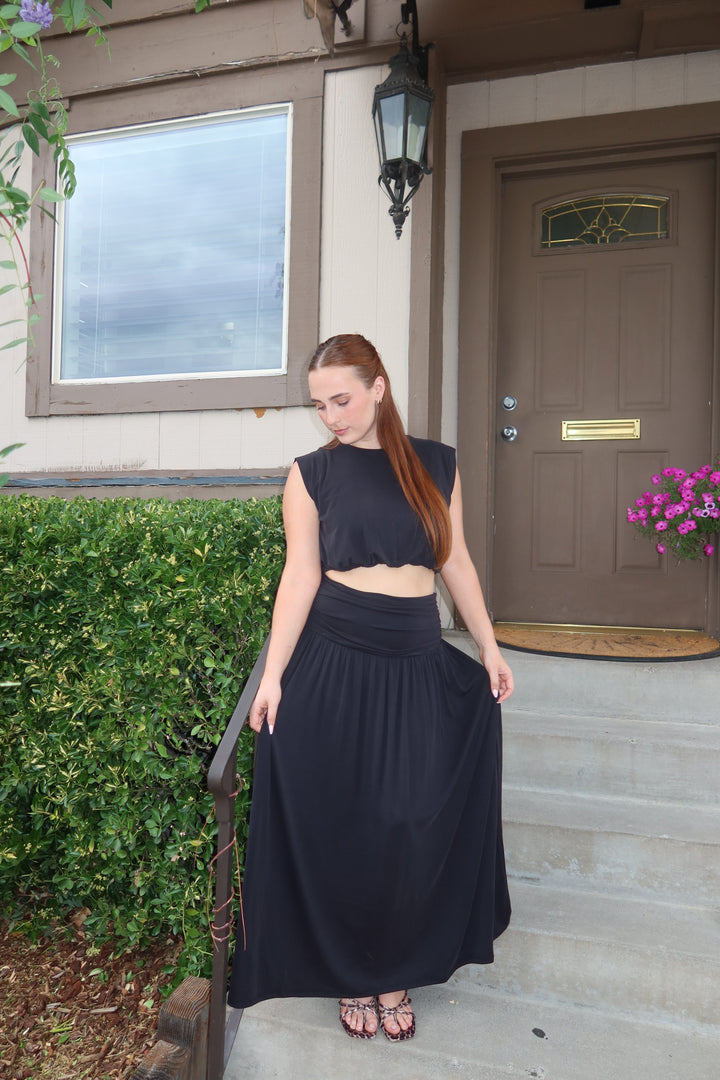 The Elaia Ruched Waist Maxi Skirt — Black