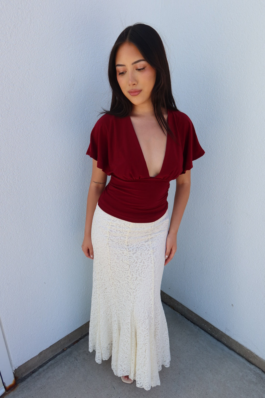 Renada Short Sleeve V-Neck — Burgundy