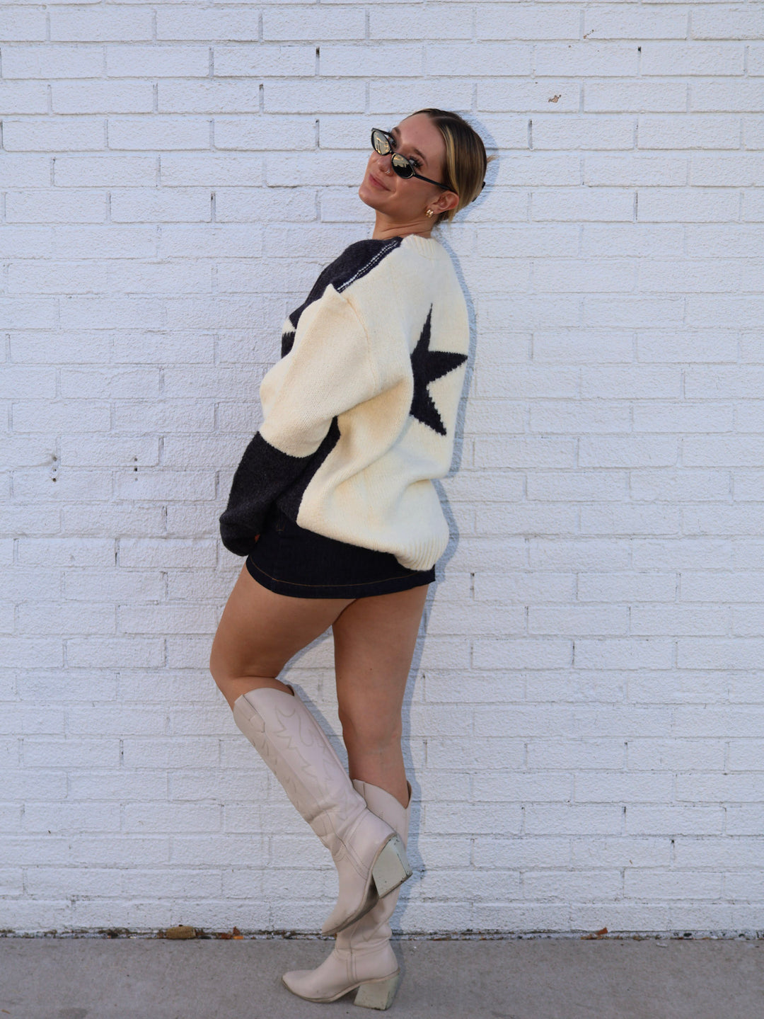 ASTAR OVERSIZED SWEATER