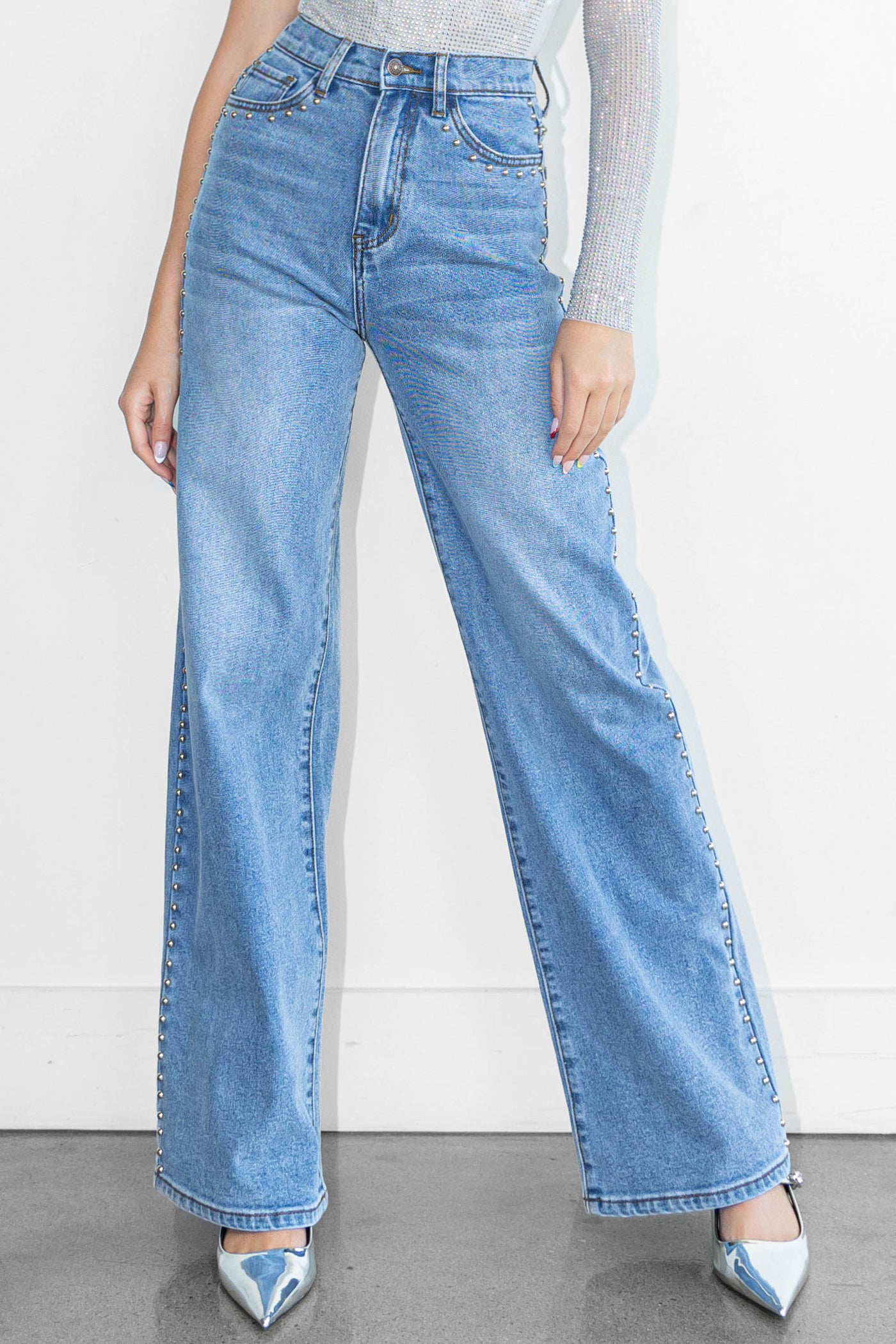 STUD WIDE LEG JEANS