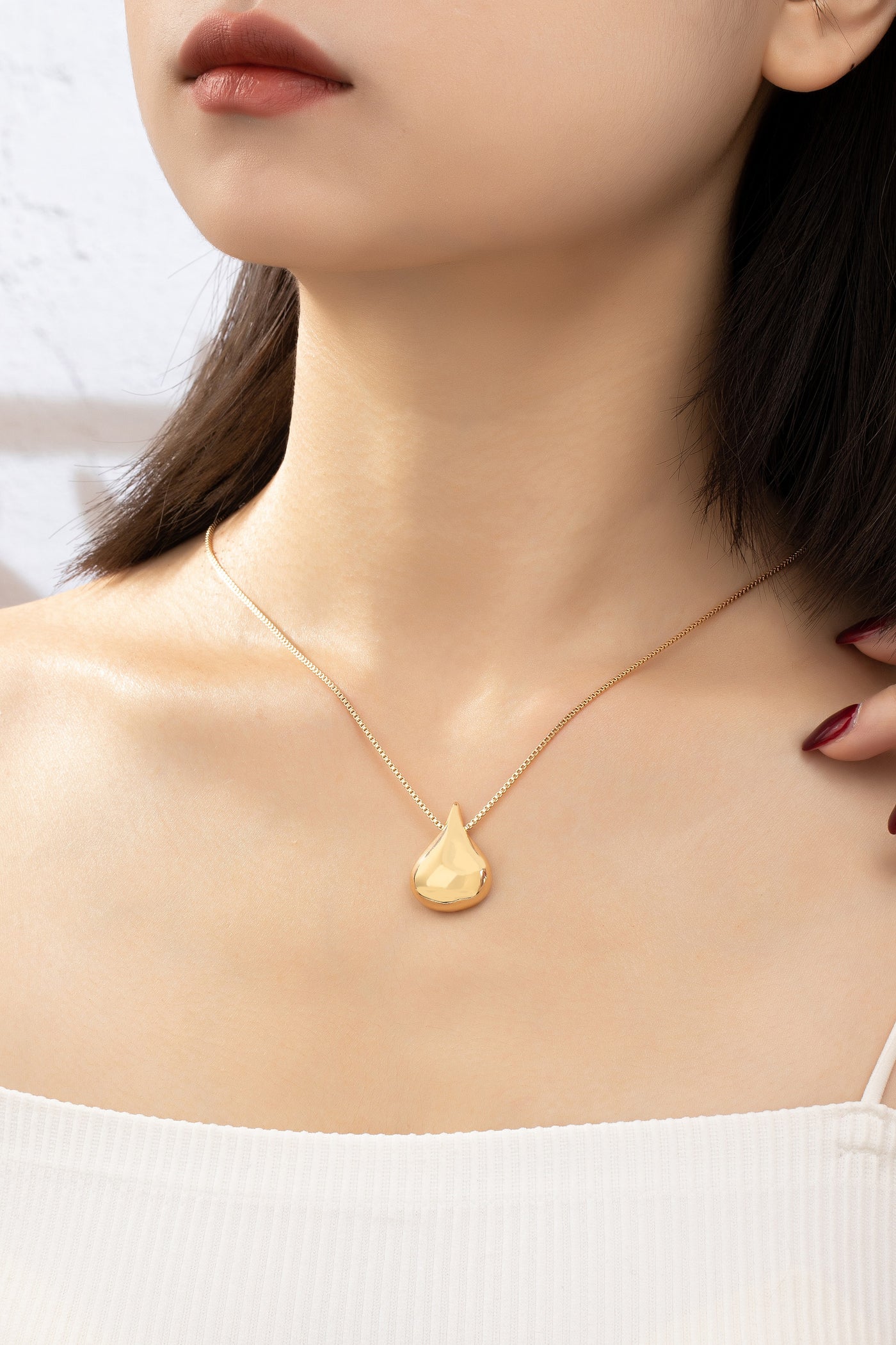 PUFFY TEARDROP NECKLACE