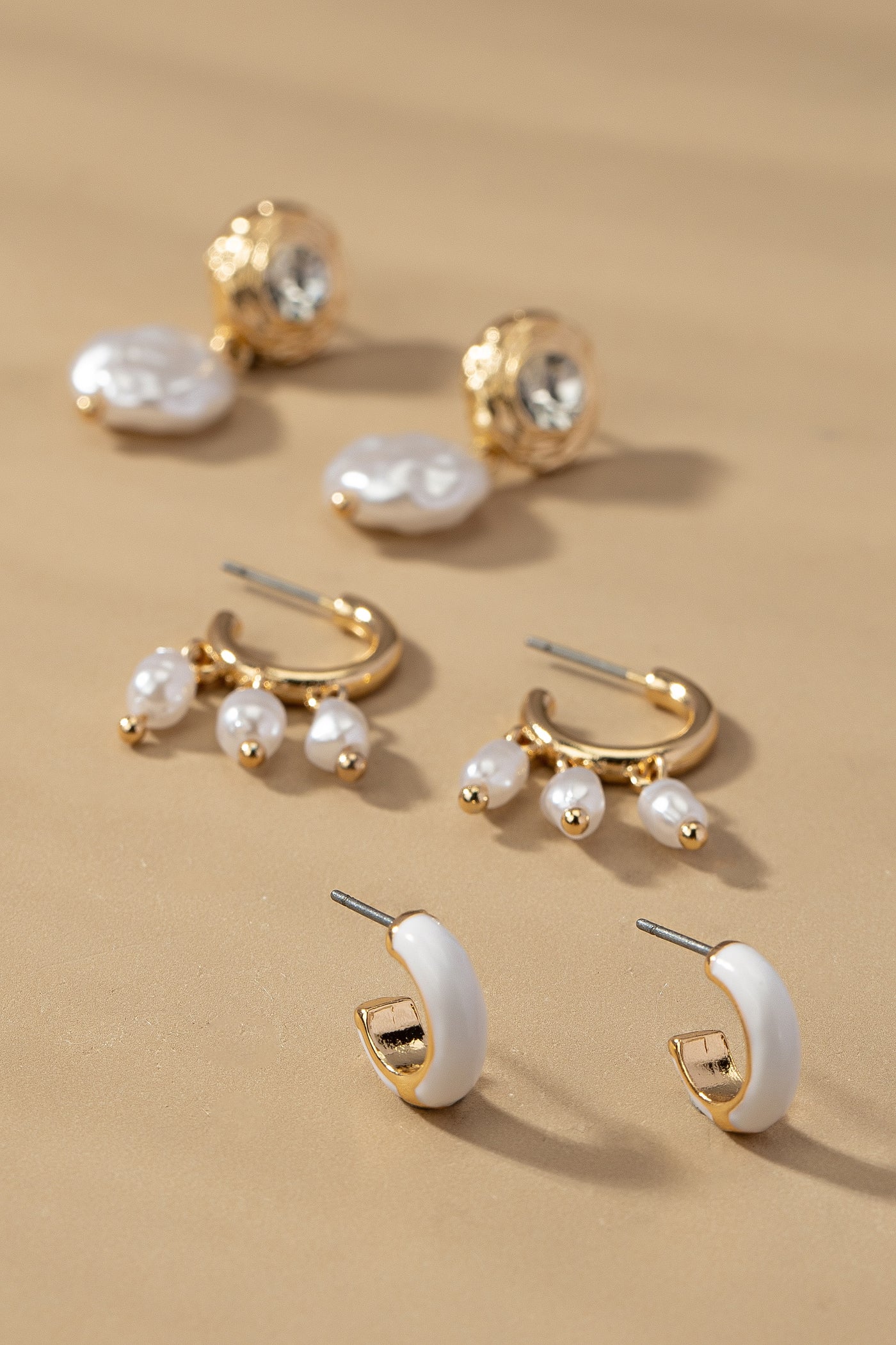 TRIO PEARL EARRING SET