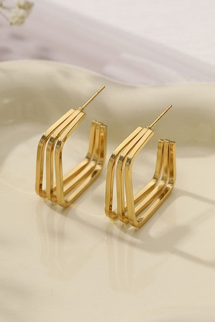 18K TRIPLE ROW SQUARE HOOPS