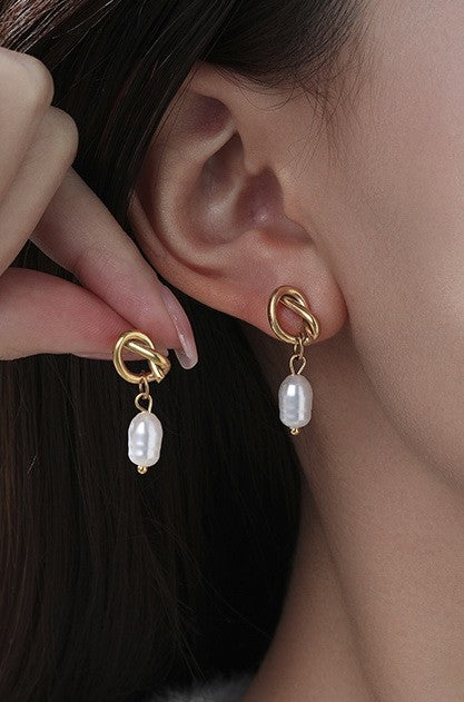 BOW KNOTPEARL DROP EARRINGS