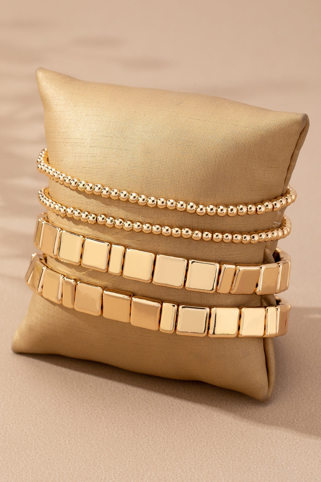 GEOMETRIC BEADED BRACELET SET
