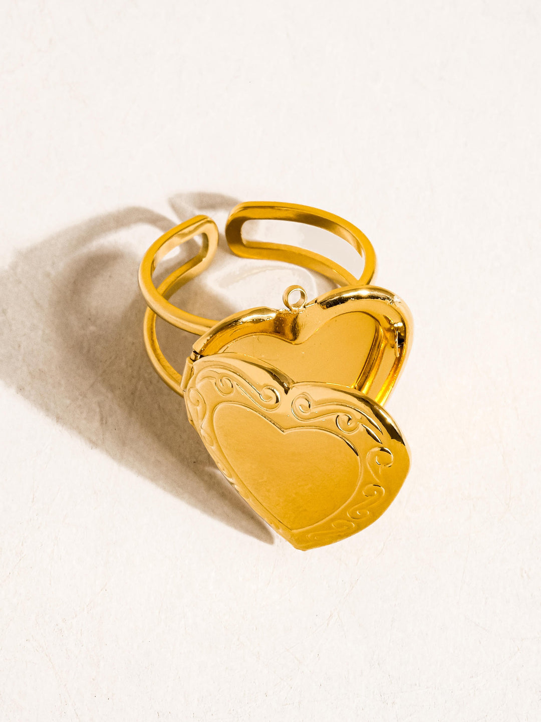 18K Gold Locket Heart Ring