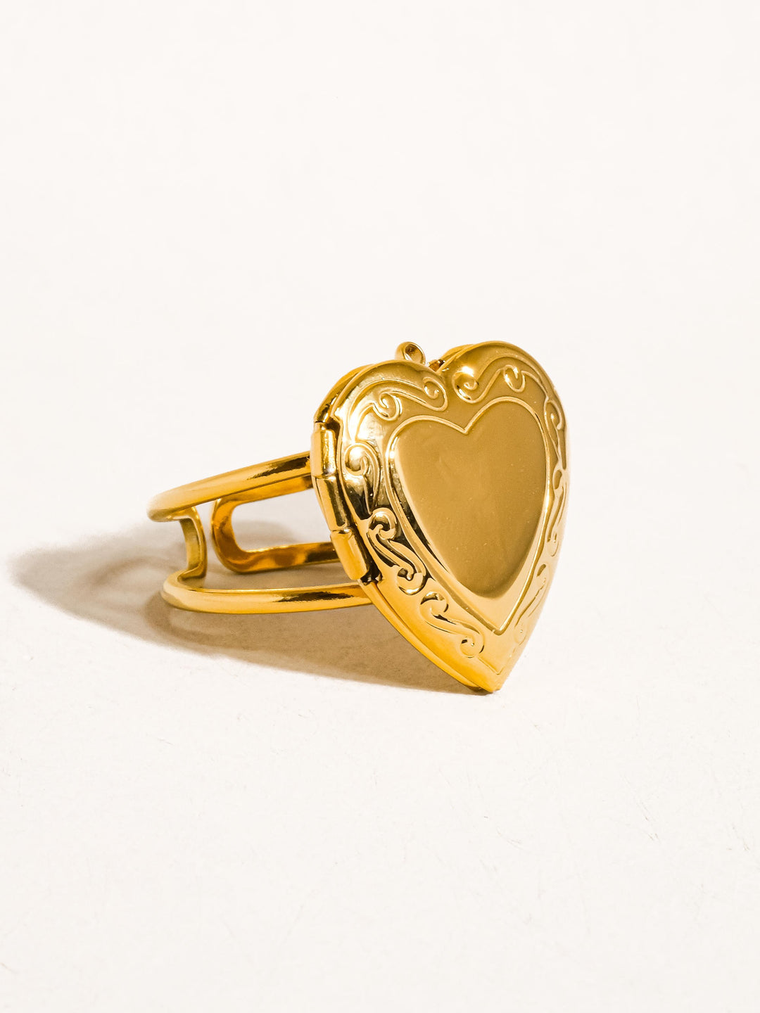 18K Gold Locket Heart Ring