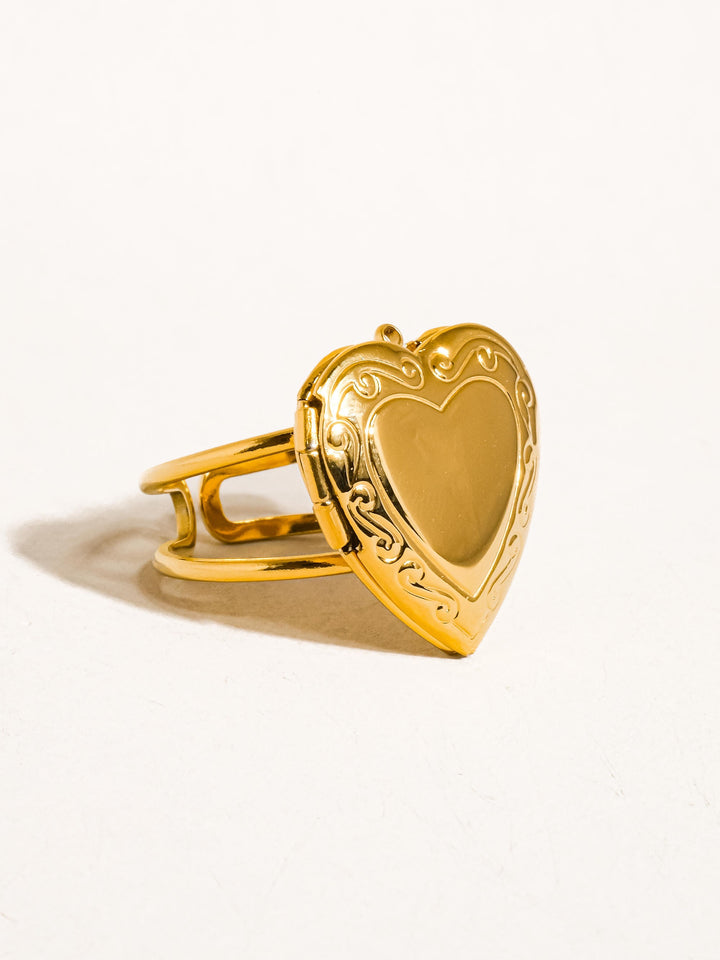 18K Gold Locket Heart Ring