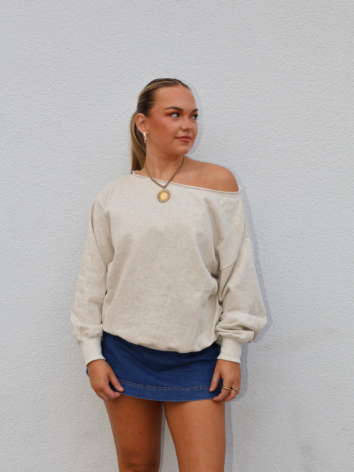 EVELYN ONE SHOULDER SWEATSHIRT
