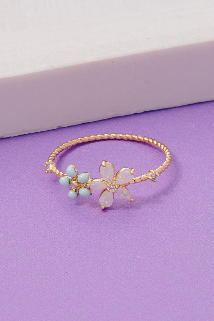 DAINTY FLOWER RING