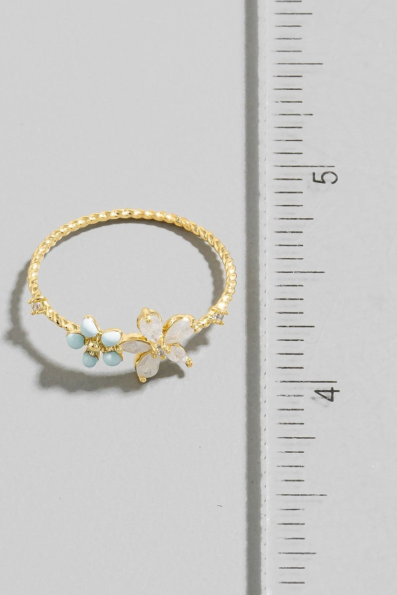 DAINTY FLOWER RING
