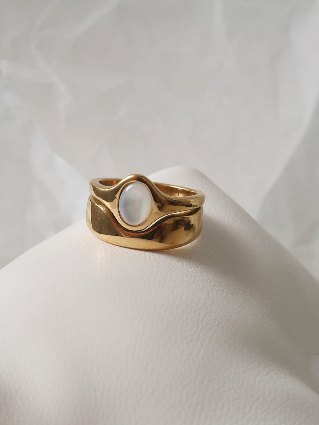 ARIA STONE WAVE RING