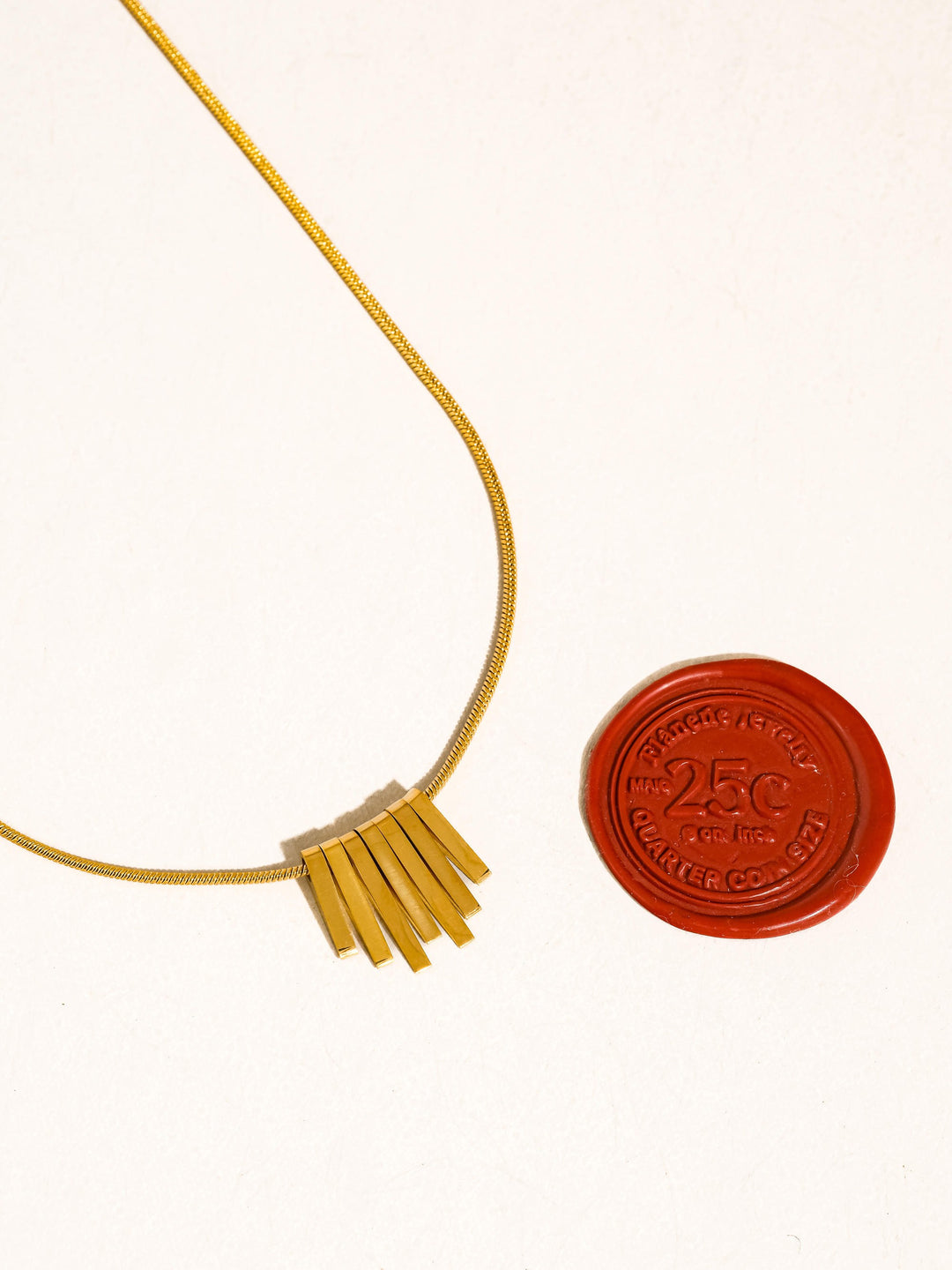 DECO FAN BAR PENDANT NECKLACE