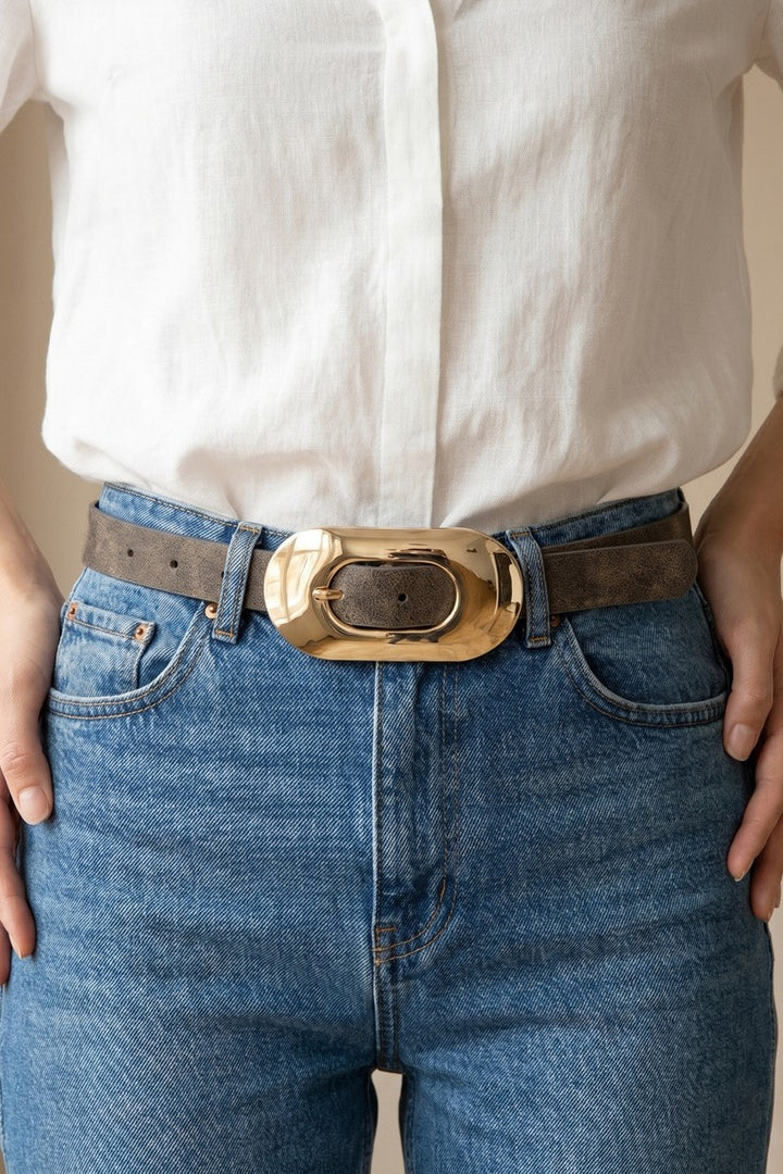 The Oval Buckle Suede Belt — Taupe