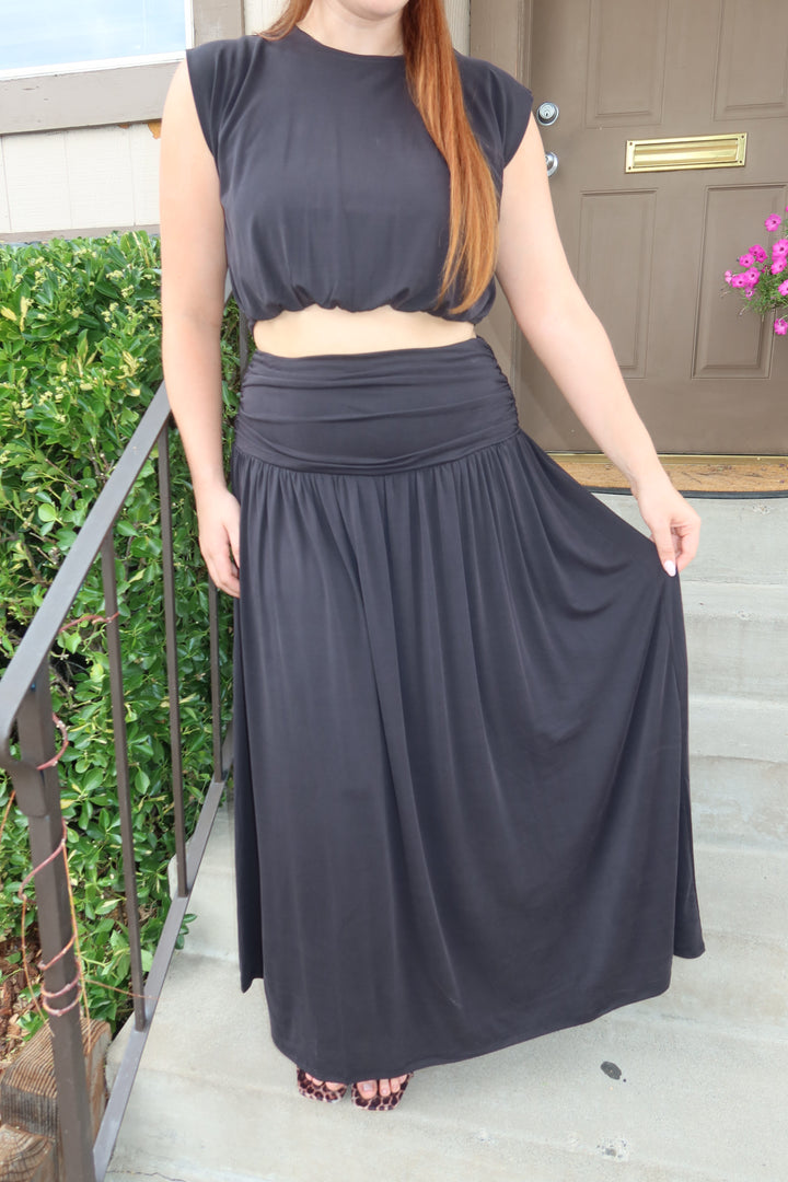 The Elaia Ruched Waist Maxi Skirt — Black