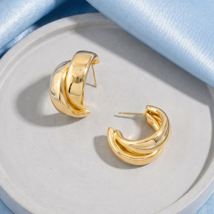 18K Gold Triple Band Interlocked Dome Huggie Hoop Earrings