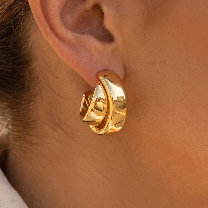 18K Gold Triple Band Interlocked Dome Huggie Hoop Earrings