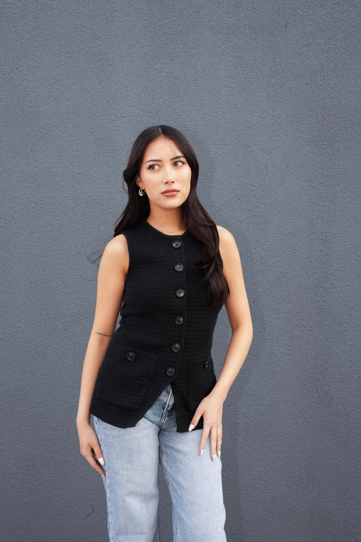 KYNDRA SLEEVELESS KNIT CARDIGAN