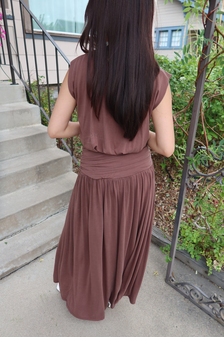 The Elaia Ruched Waist Maxi Skirt — Mocha