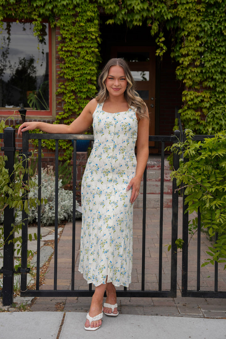 Forget-Me-Not Floral Scoop Neck Midi Dress