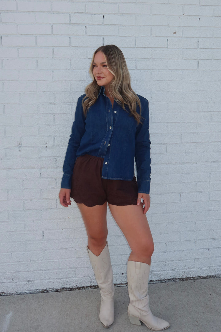 The Avenue Scallop Shorts — Brown