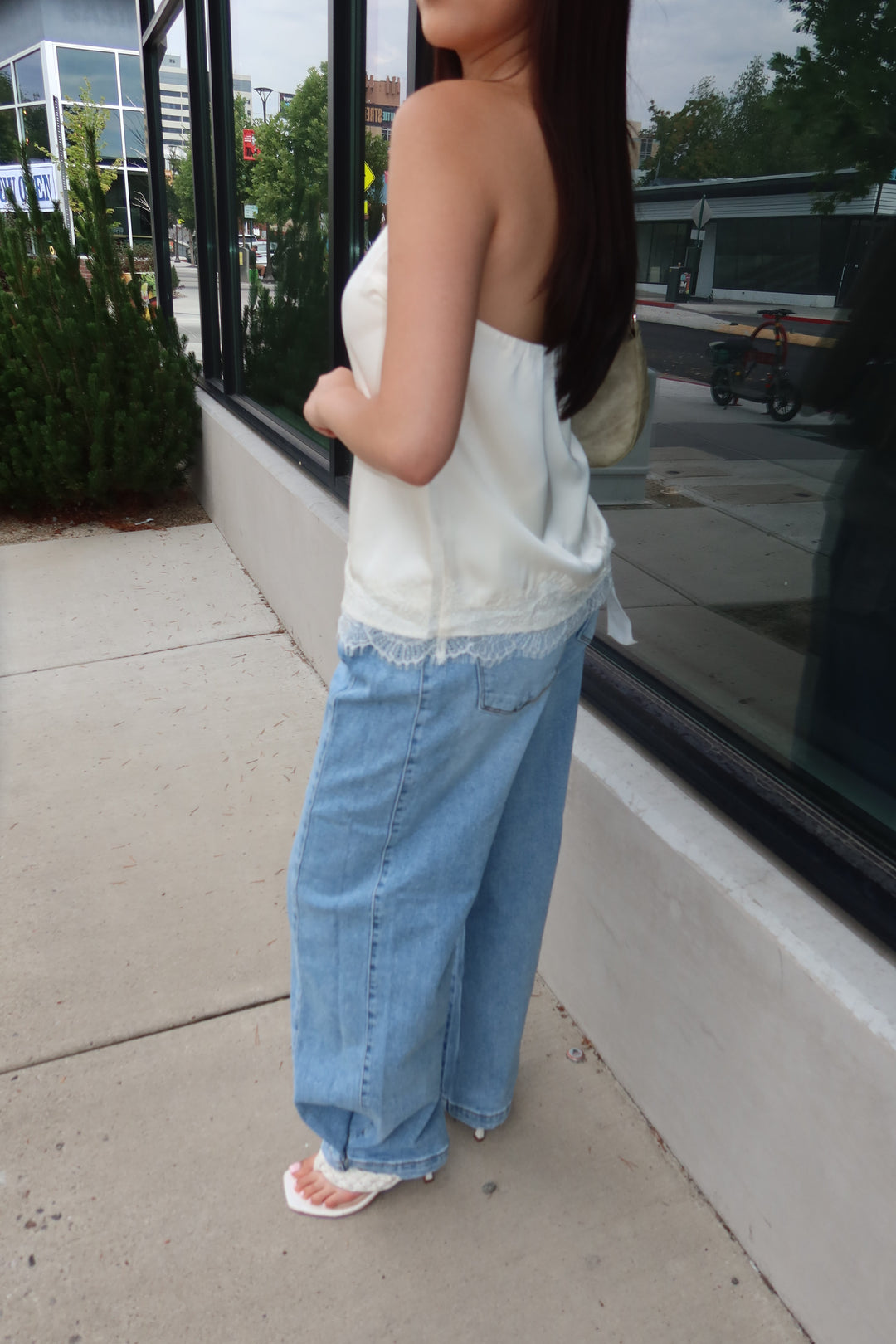 The Wide Barrel Snap Hem Jean — Light Wash