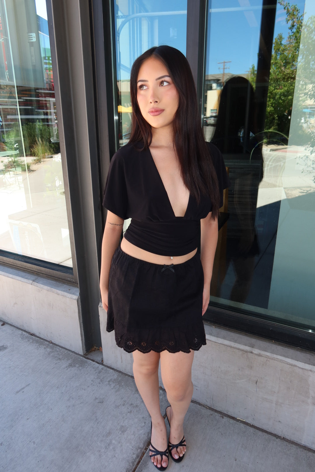 Renada Short Sleeve V-Neck — Black