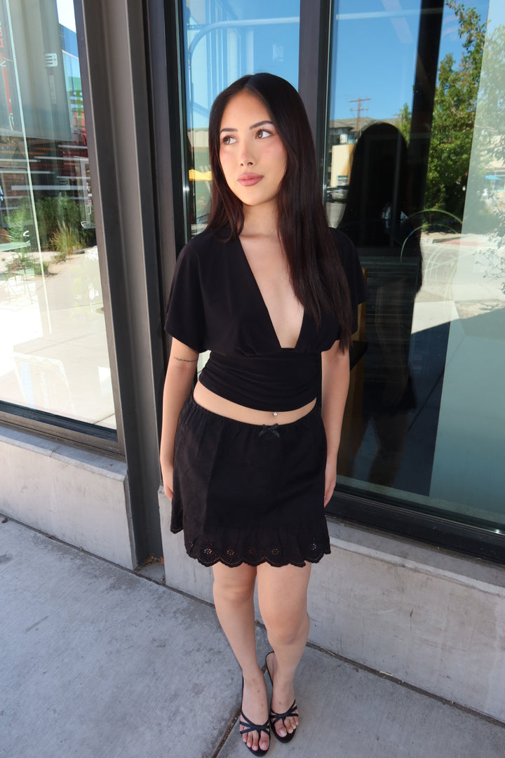 Renada Short Sleeve V-Neck — Black
