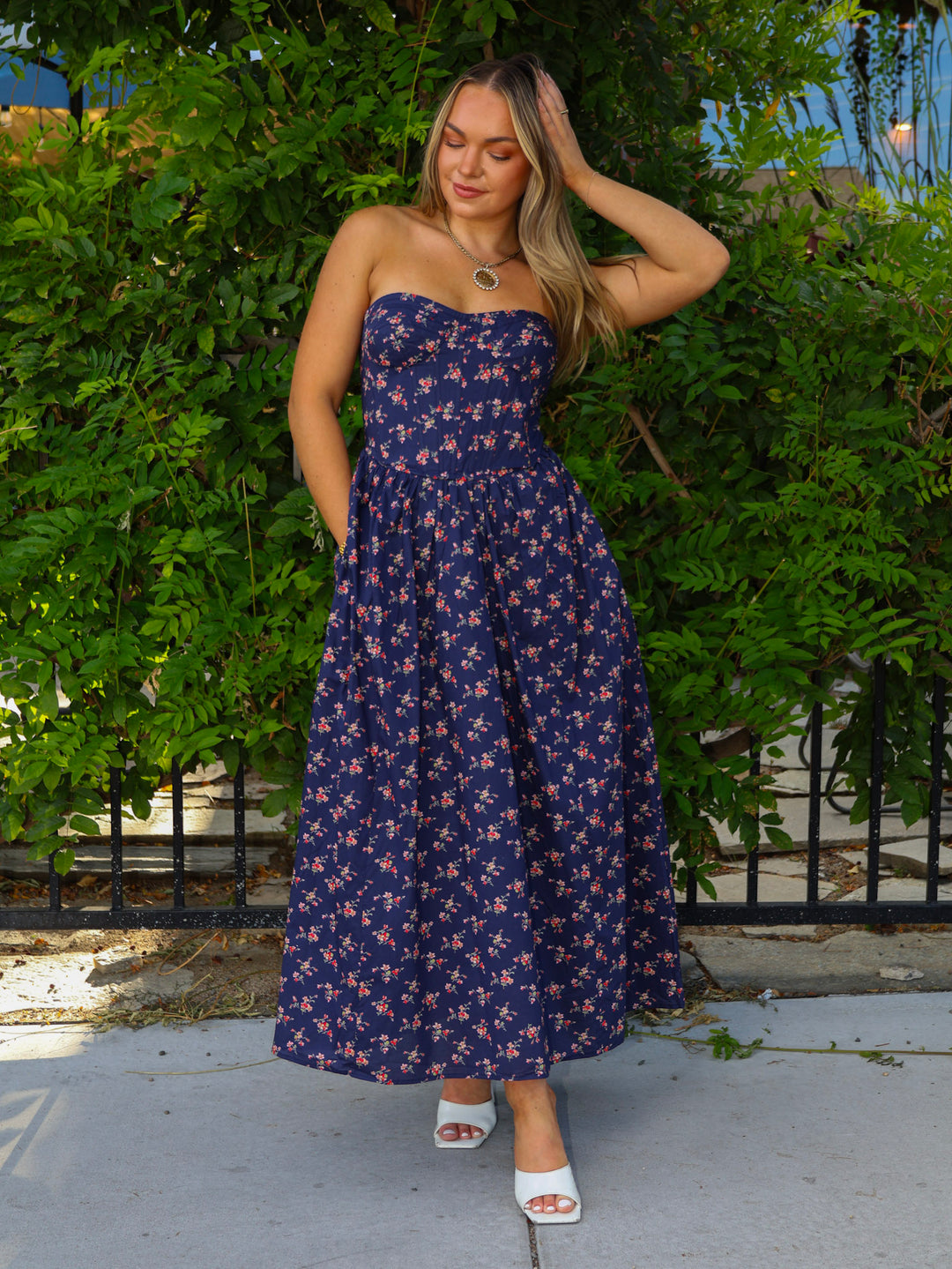 Camellia Floral Tube Maxi Dress Navy / L Camellia Floral Tube Maxi Dress Navy / L