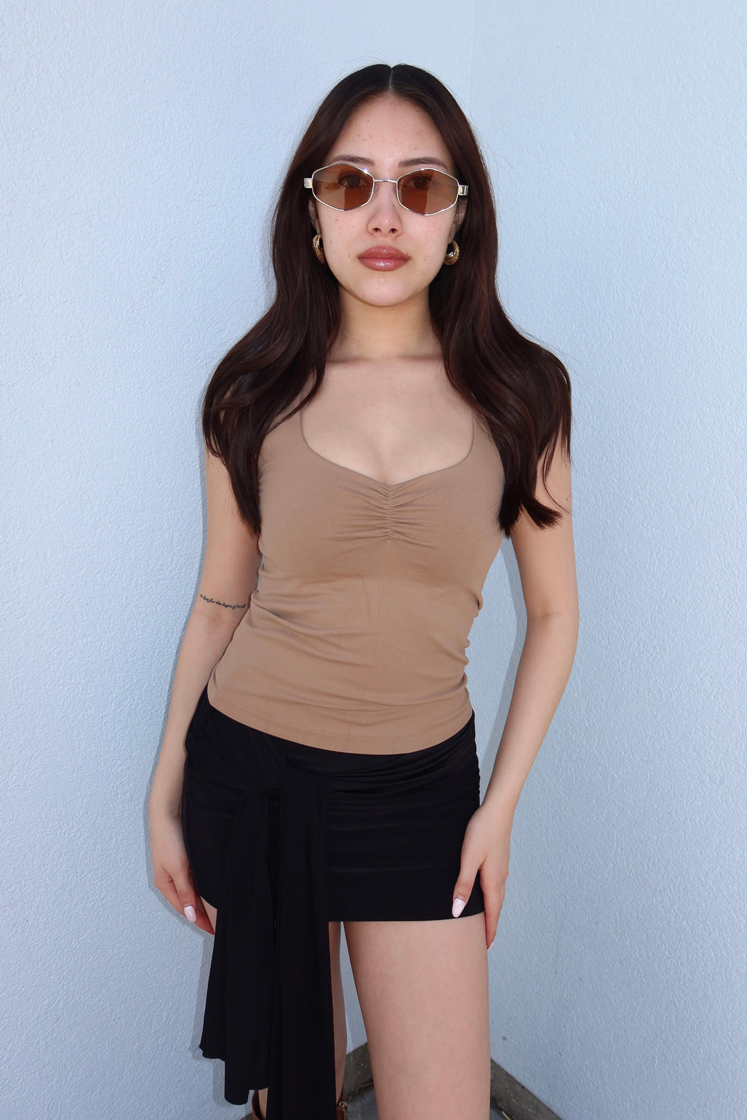 MILA CINCHED CAP SLEEVE TEE