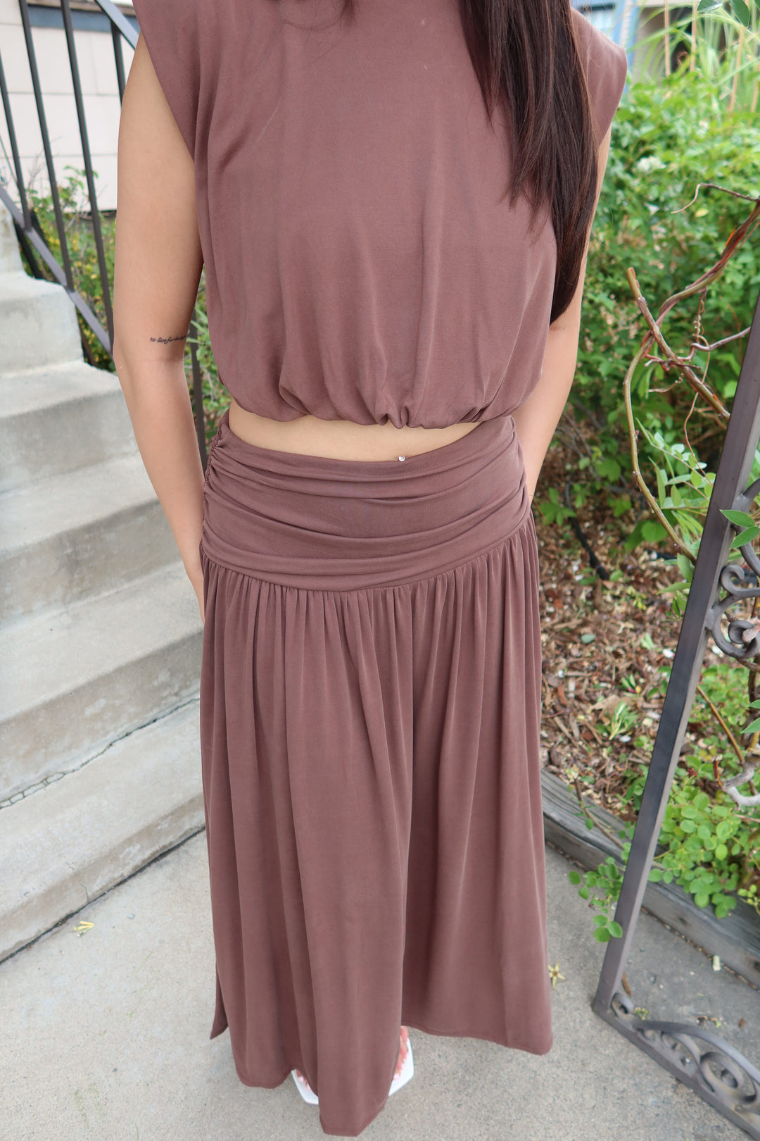 The Elaia Ruched Waist Maxi Skirt — Mocha