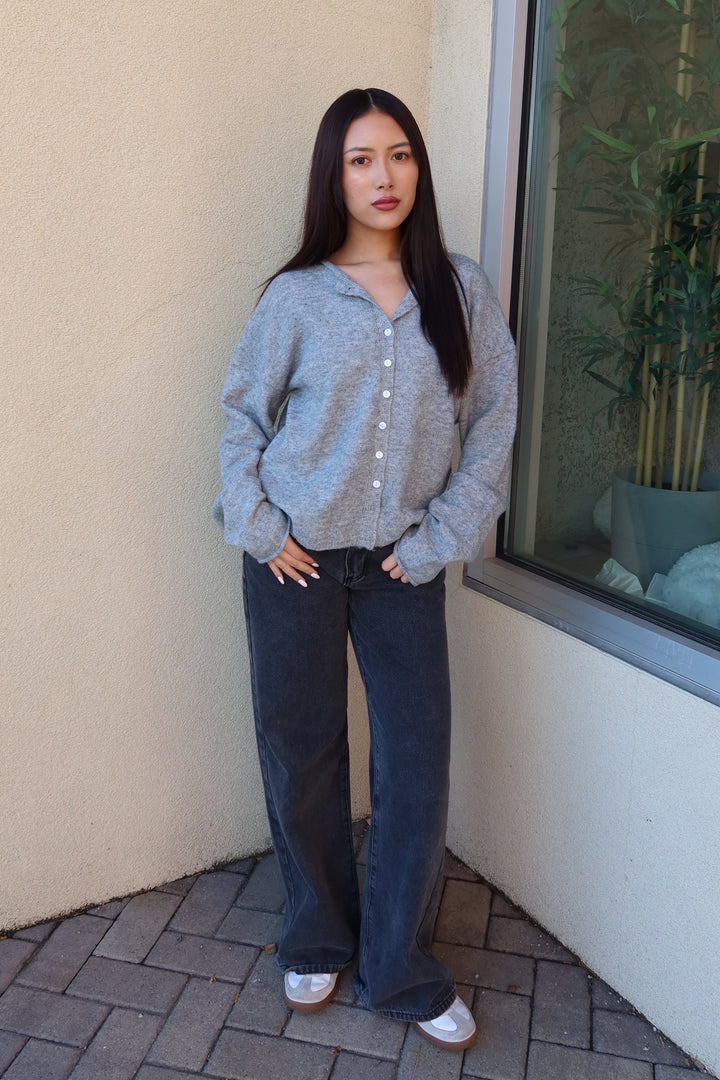 EVERYDAY ESSENTIAL BUTTON DOWN CARDIGAN