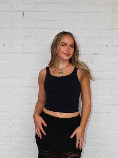 ESSENTIAL SCOOPNECK TANK
