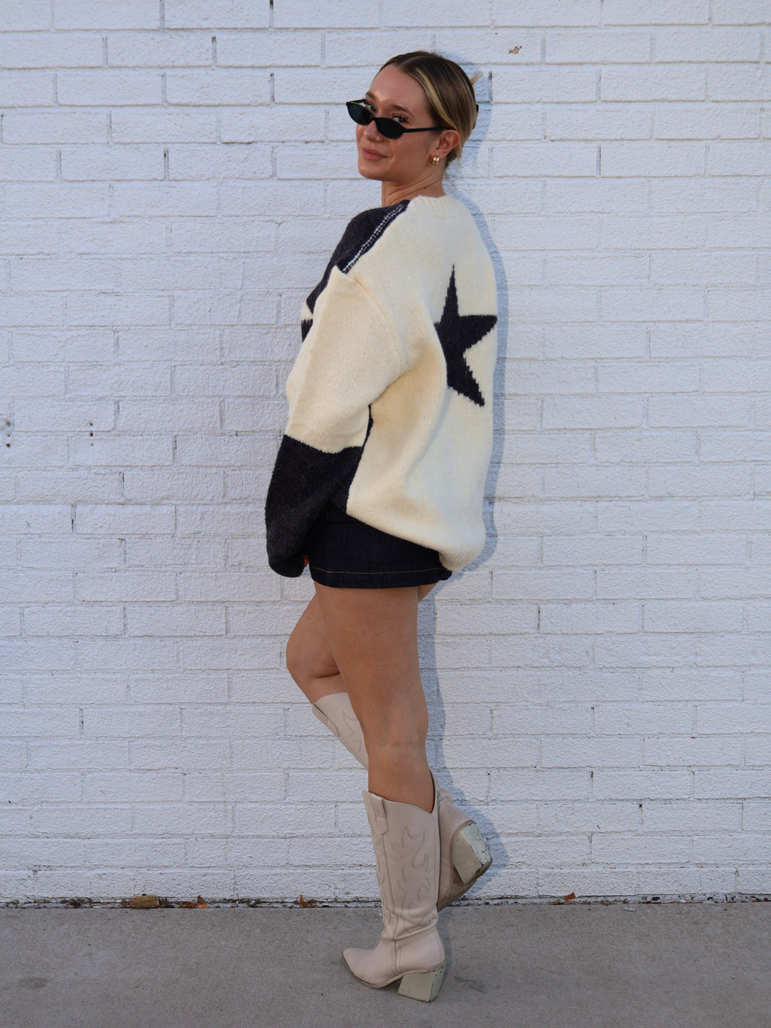 ASTAR OVERSIZED SWEATER