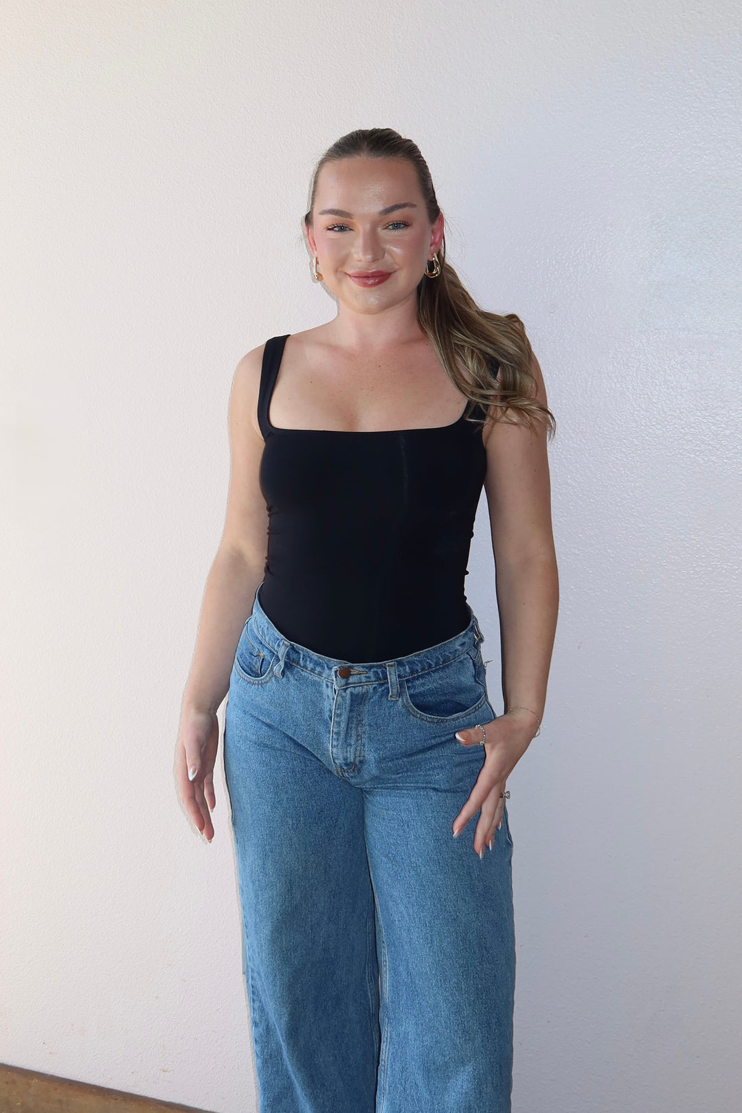 BELLA SQUARE NECK BODYSUIT