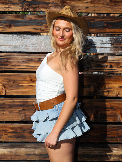 TRINITY BELTED SKORT